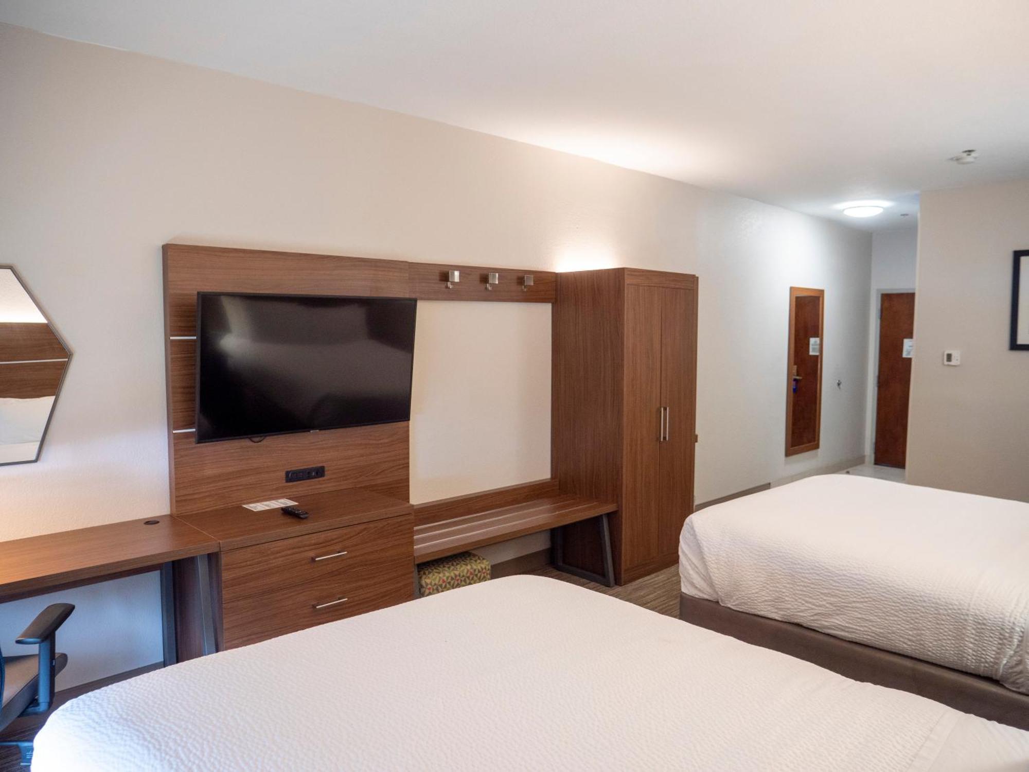 Holiday Inn Express & Suites Greenville Airport I85 By Ihg Exterior photo